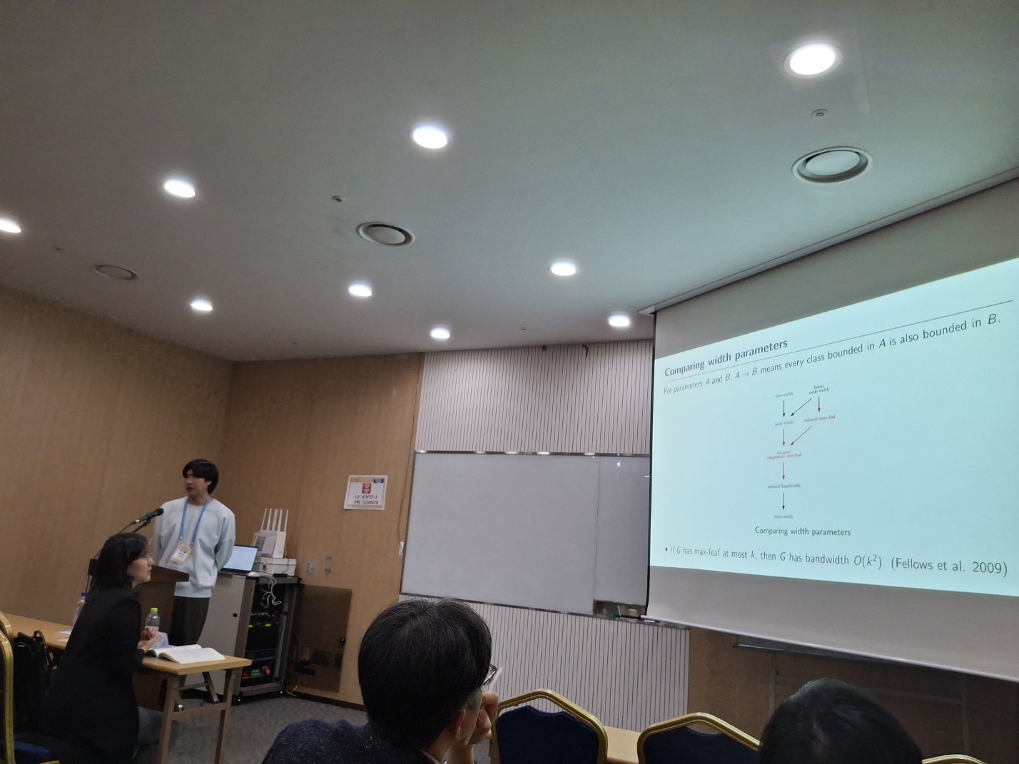 Yeonsu Chang presenting at KMS meeting 2025 in Seoul